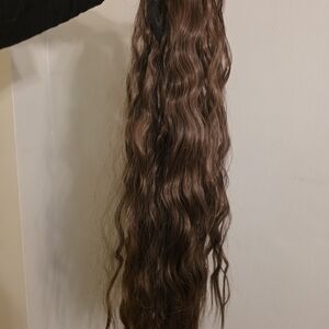 Luxurious Brown Wavy Hair Extension